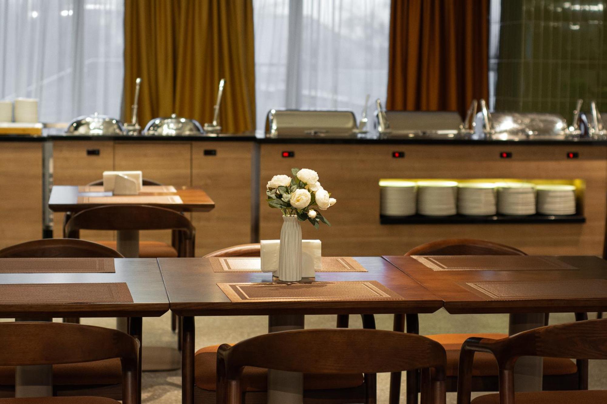 होटल Almaty Hotel 3*