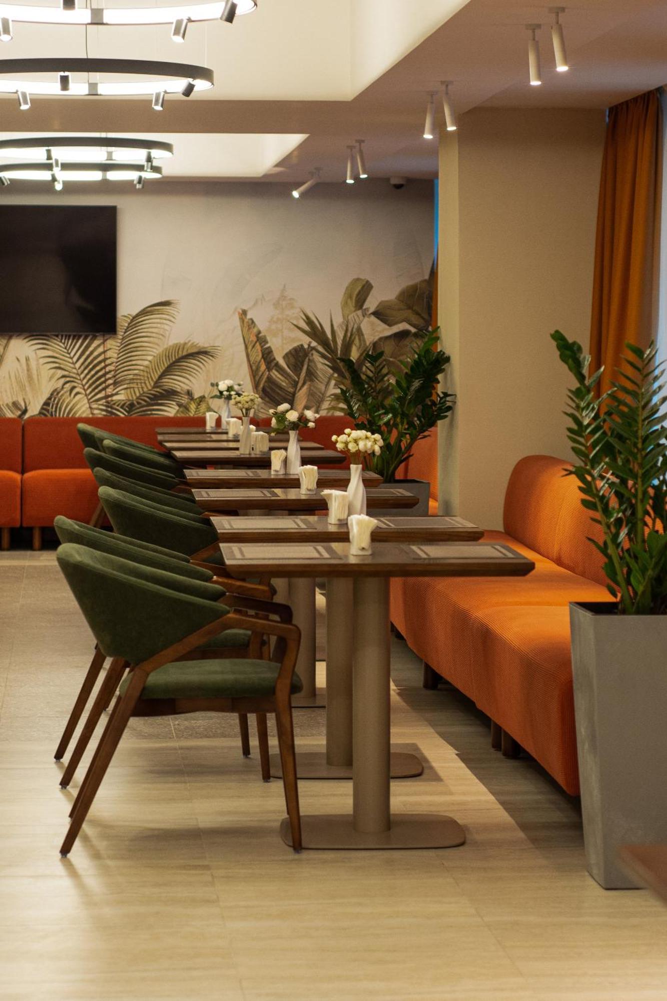Hotel Almaty Hotel 3*